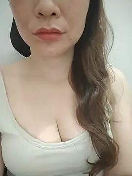 Snail_niE live cam on StripChat
