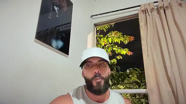 romeolovedark live cam on StripChat