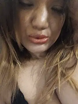 Indianpleasure300 live cam on StripChat