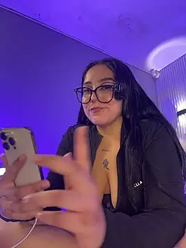 KatlynRous webcam