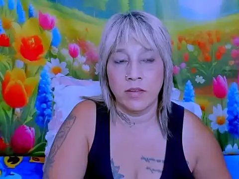 indianroxy webcam