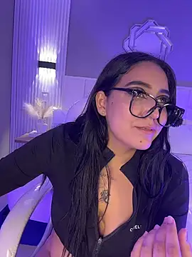 KatlynRous live webcam