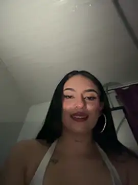 LilacNoir live webcam