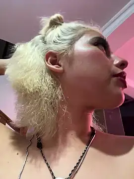 Eva_Feller69
