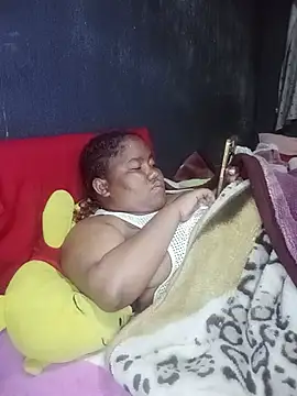 ChubbyMidgetxxx19 live webcam