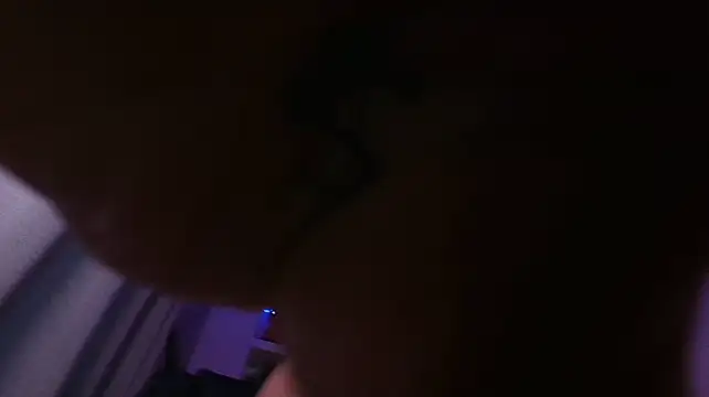 dalilathoms_ webcam