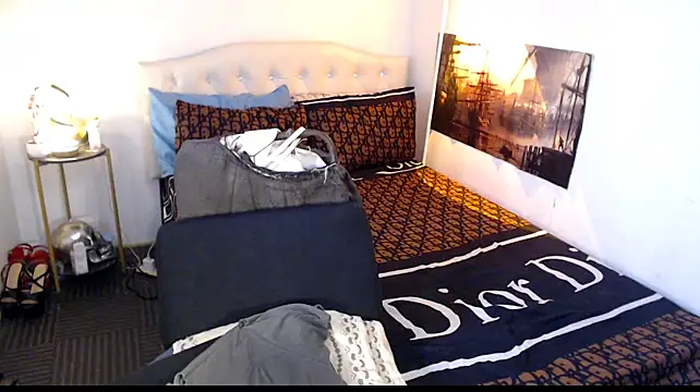 NinaDOM4CUM webcam