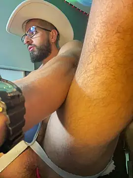 magnumchris live cam on StripChat