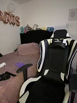 KatianPierce webcam
