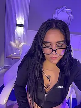 KatlynRous webcam
