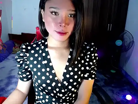 sofiathe1st live cam on StripChat