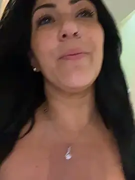 LittleMissEeve live cam on StripChat