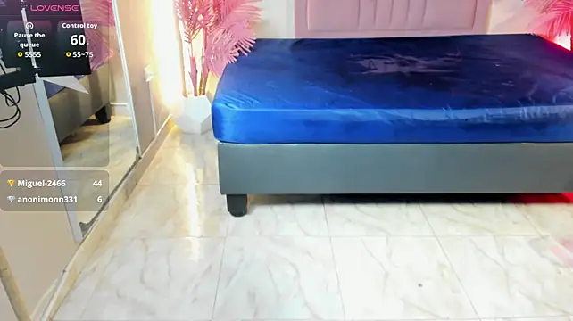 Nalapalmer live cam on StripChat