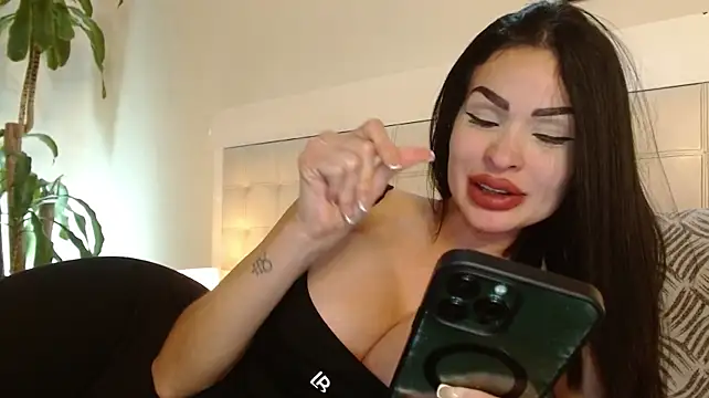 _Pamela_doll webcam