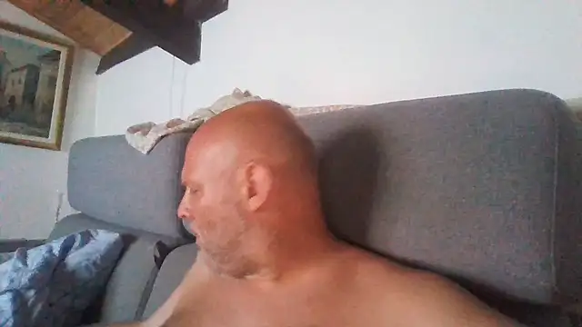 davigochi77bcn live cam on StripChat