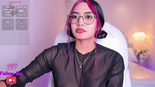 AzuraKindong live cam on StripChat