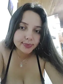 bella_karoline (F young) - Ride dildo+ show tits