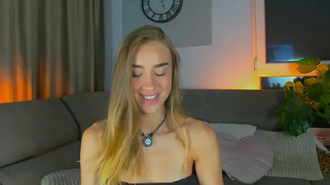 SugarSkye live sex cam