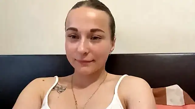 TaIliedGuest live cam on StripChat