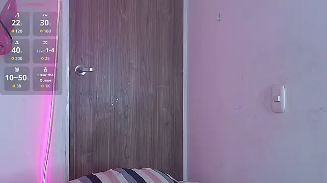 mady_gh live cam on StripChat