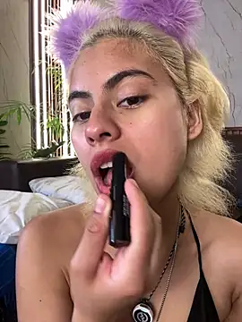 Eva_Feller69