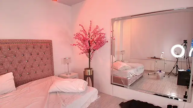 Juliieta_gray live cam on StripChat