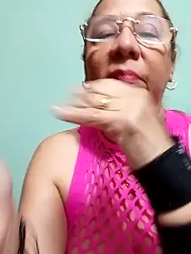 EliteCoupleMM live cam on StripChat