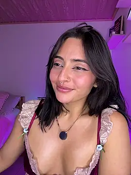 NandaVixen live cam on StripChat