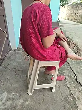 COUPLLE_VILLAGE