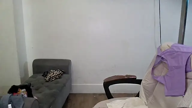 mzpretty444 live cam on StripChat