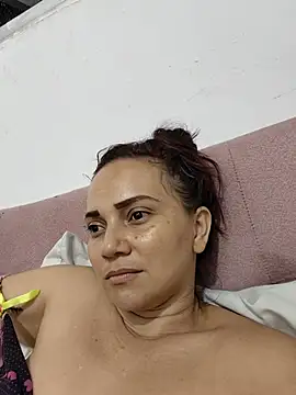 Amanda39 live cam on StripChat