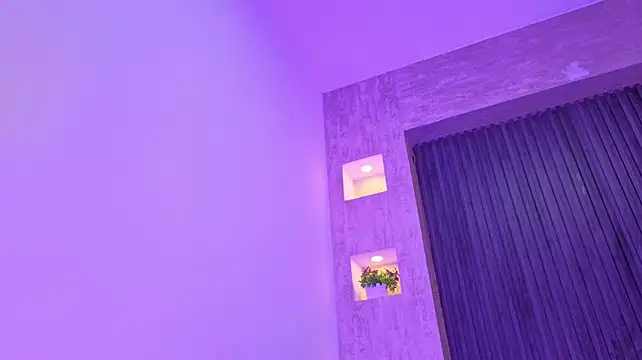 MeganNightt live cam on StripChat
