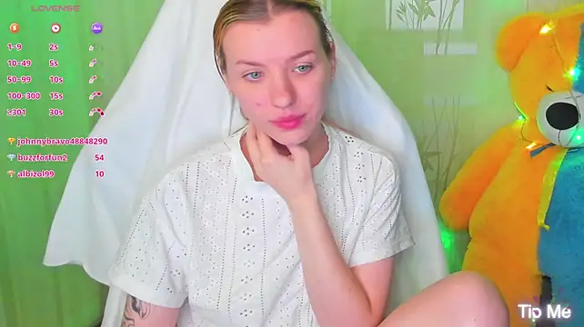 MeganNewCat live webcam