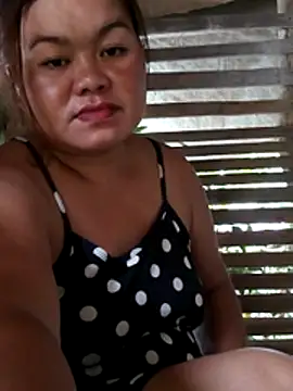 sweetpinay85 live cam on StripChat
