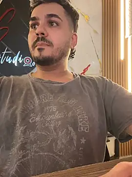 LatinBearX live sex cam