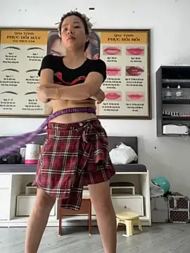 Ivy_Trix2 live cam on StripChat