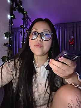 Bella-Gema live cam on StripChat