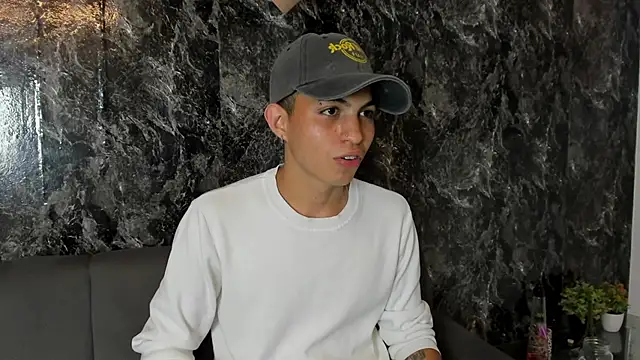 cameron_lux77 webcam