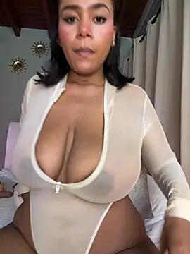 YariRose webcam