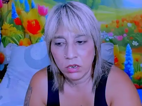 indianroxy webcam
