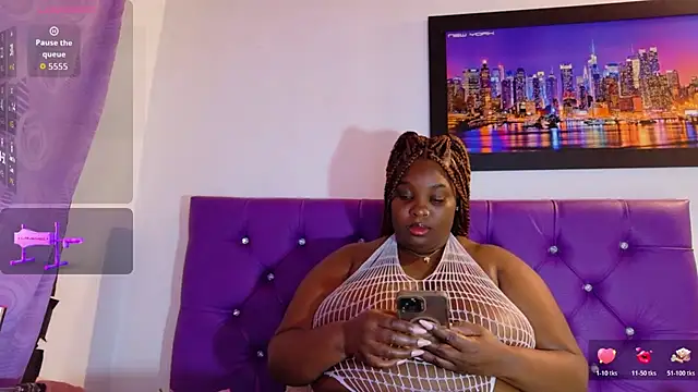 ebony_NeighborMoans webcam