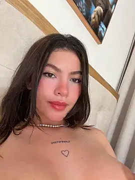 Your_Honeey live webcam