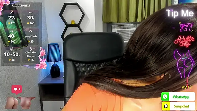 モデル: 10incSophiaBigCock2CUM