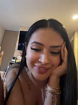 striptease live Sara Fun