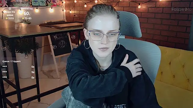KiraMontoya webcam