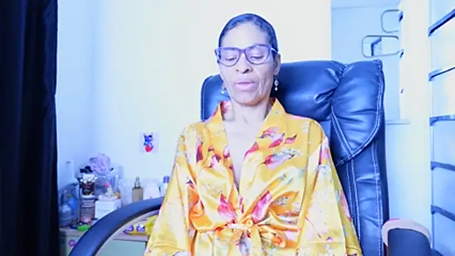 Aries_Mature webcam