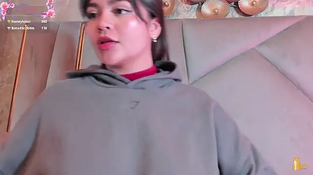 KimDevinne live cam on StripChat