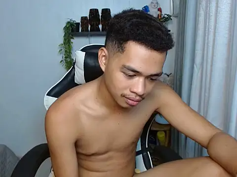 curlyasian_njxx webcam