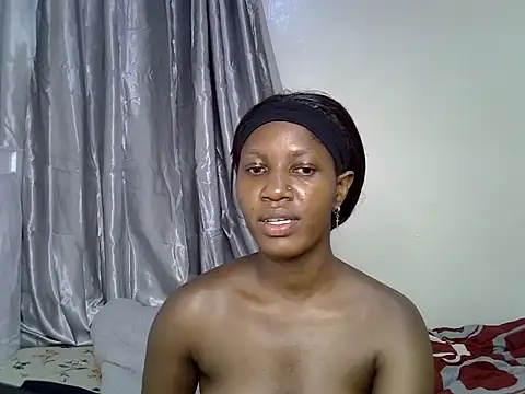 Petiteluxy webcam