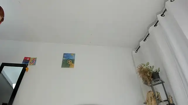 Mia-Valeria- webcam